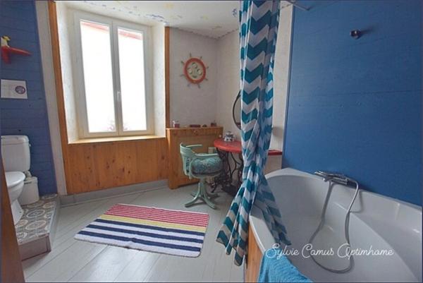 À VENDRE Fonds de commerce et murs Café-Restaurant avec Chambres d’hôtes, aux portes de l’Ardèche