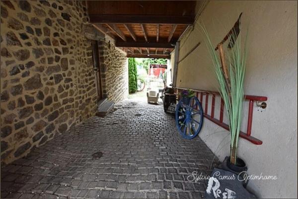 À VENDRE Fonds de commerce et murs Café-Restaurant avec Chambres d’hôtes, aux portes de l’Ardèche