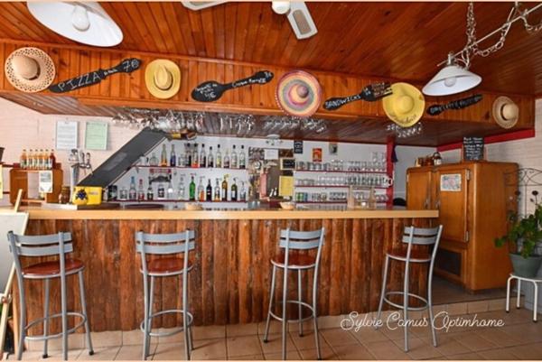 À VENDRE Fonds de commerce et murs Café-Restaurant avec Chambres d’hôtes, aux portes de l’Ardèche