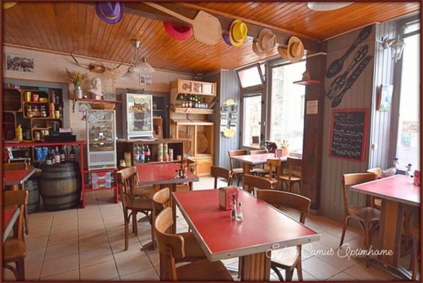À VENDRE Fonds de commerce et murs Café-Restaurant avec Chambres d’hôtes, aux portes de l’Ardèche