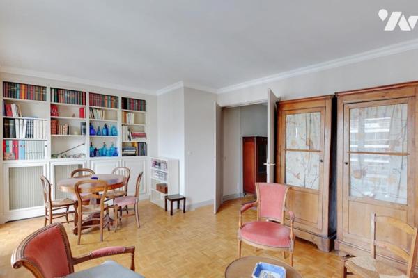 Dernier étage traversant avec balcon et terrasse plein sud