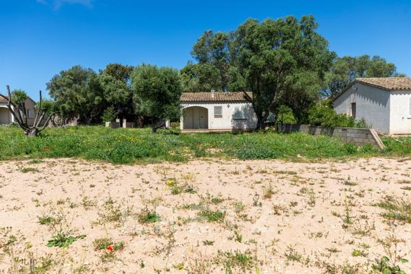 TERRAIN VIABILISÉ DE 830m2 ou MAISONNETTE À RÉNOVER, RARE