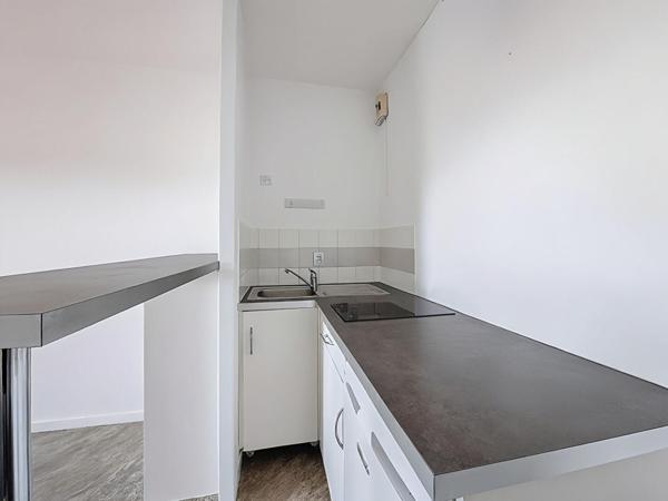 A VENDRE - TOULOUSE quartier Purpan - Studio de 22m² avec place de parking aérienne