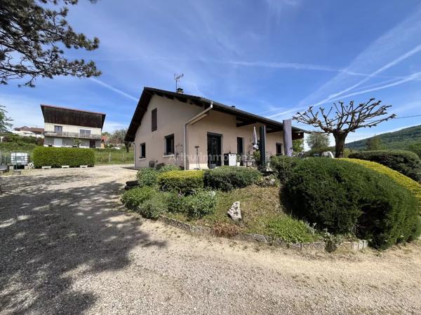 Vente                                                      Maison
                        
                     3 pièces                      112 m2                     à Belley