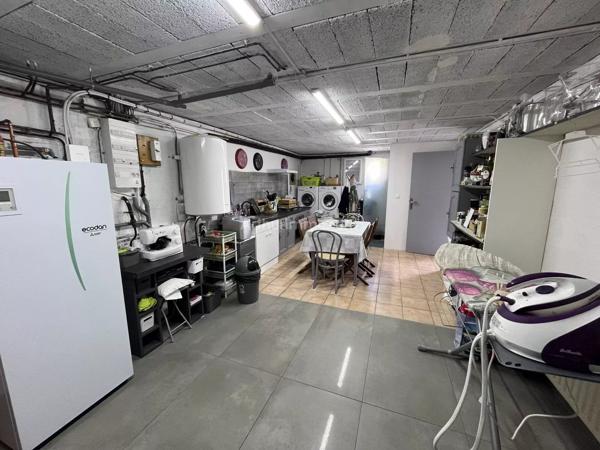Vente                                                      Maison
                        
                     3 pièces                      112 m2                     à Belley