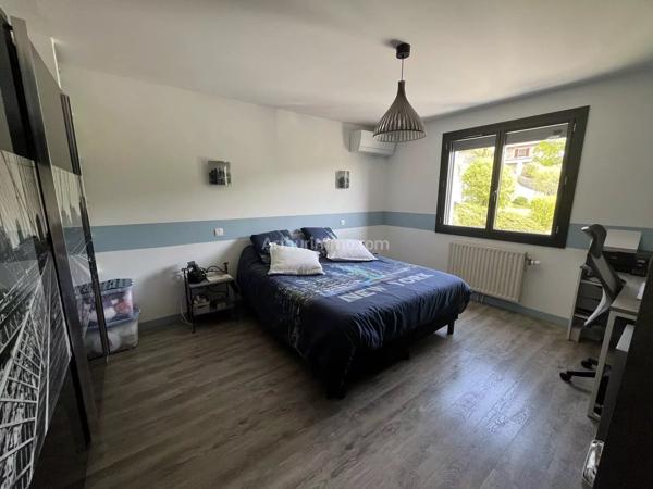 Vente                                                      Maison
                        
                     3 pièces                      112 m2                     à Belley