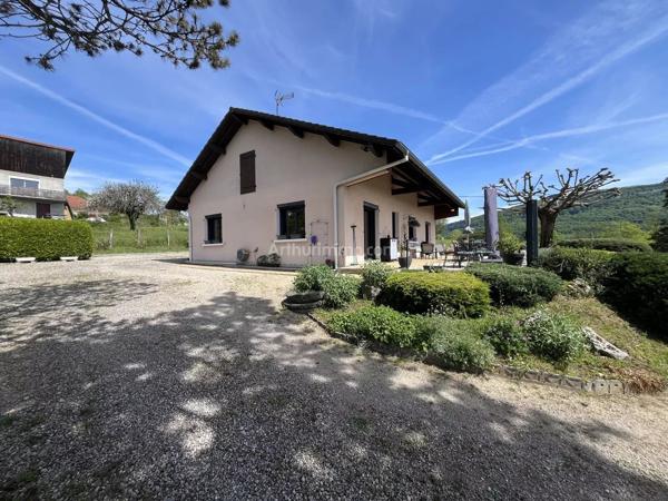 Vente                                                      Maison
                        
                     3 pièces                      112 m2                     à Belley