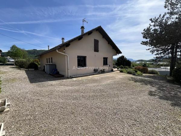 Vente                                                      Maison
                        
                     3 pièces                      112 m2                     à Belley