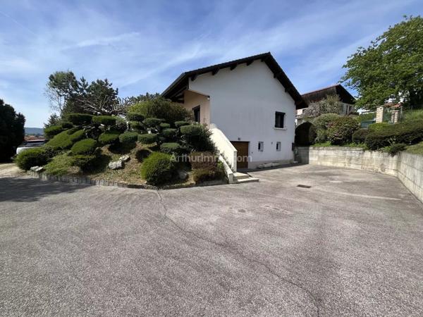 Vente                                                      Maison
                        
                     3 pièces                      112 m2                     à Belley
