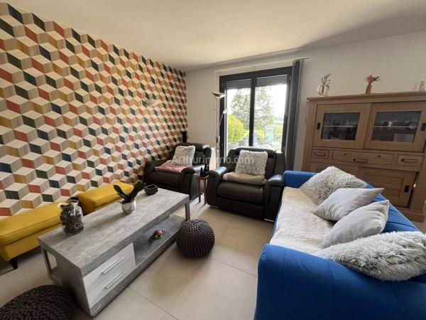Vente                                                      Maison
                        
                     3 pièces                      112 m2                     à Belley