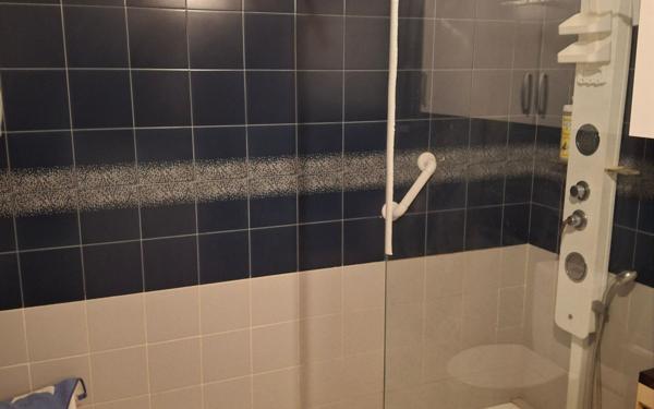 Maison à vendre    6 pièces •  Désertines