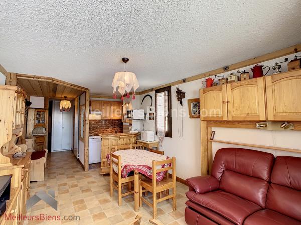 T4 rare centre station Saint François Longchamp 61 m2 3 chambres.