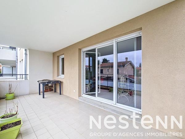 ST LAURENT DE MURE Centre - Appartement 4 pièces de 81,31m² avec terrasse et garage double