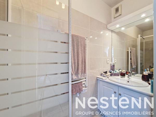 ST LAURENT DE MURE Centre - Appartement 4 pièces de 81,31m² avec terrasse et garage double