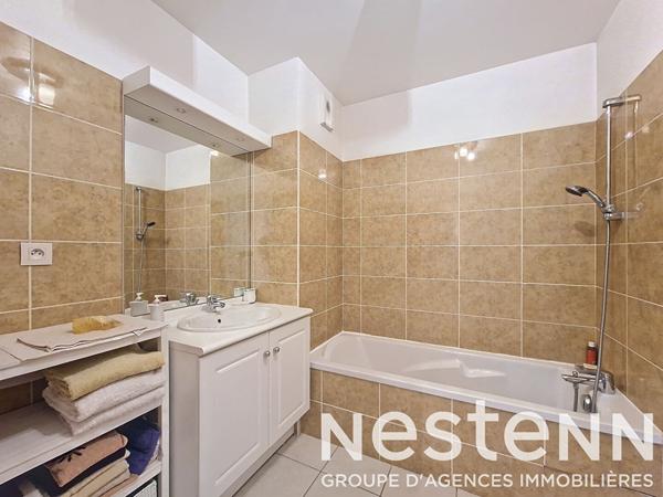 ST LAURENT DE MURE Centre - Appartement 4 pièces de 81,31m² avec terrasse et garage double