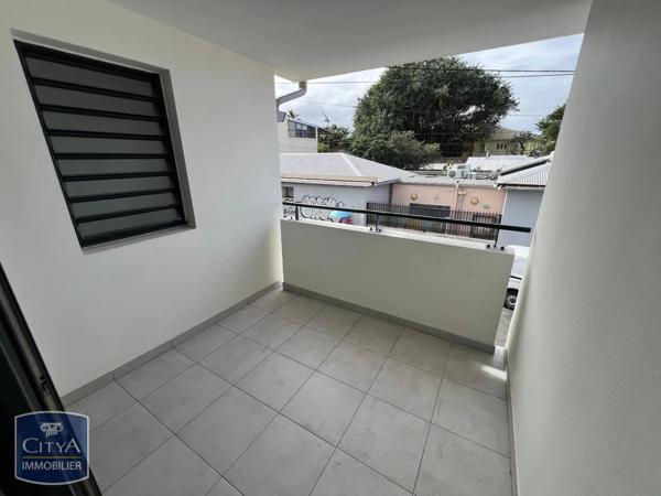 Appartement à louer 3 pièces 61.4m² Saint-Pierre (97410)