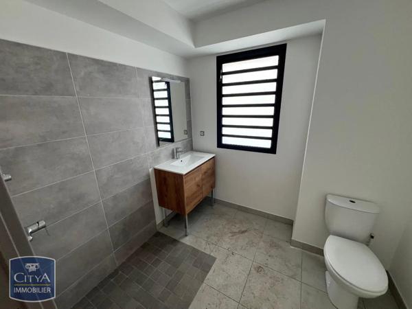 Appartement à louer 3 pièces 61.4m² Saint-Pierre (97410)