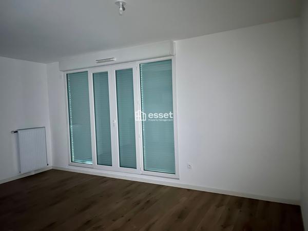 Location Studio 29.68 m² - Cergy 95000