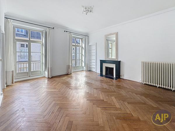 Location appartement Nantes : 1 071 € - AJP Immobilier Nantes Ouest