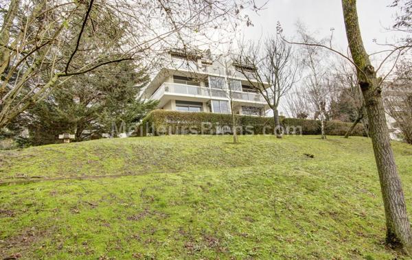 Appartement familial 3 chambres avec terrasse et magnifique vue!