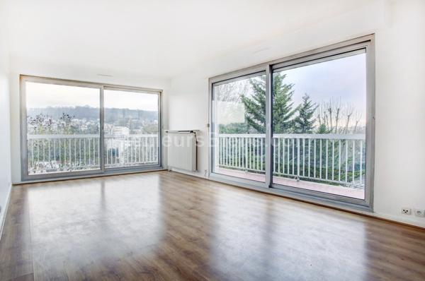 Appartement familial 3 chambres avec terrasse et magnifique vue!