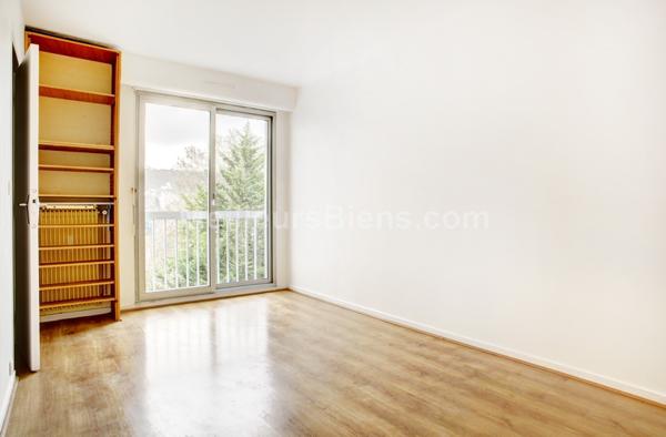 Appartement familial 3 chambres avec terrasse et magnifique vue!