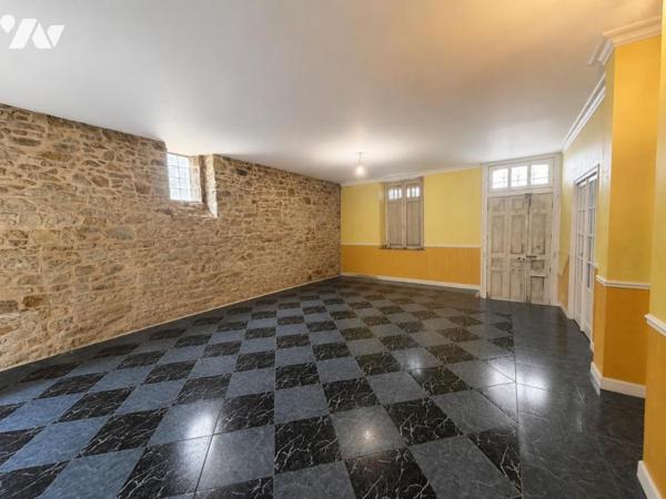 MAISON DE CARACTERE A RENOVER - QUARTIER ZOLA - MELLINET