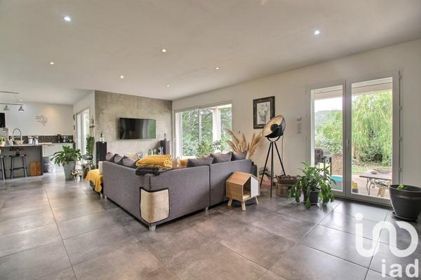 Maison 5 pièces de 138 m² à Évenos (83330)