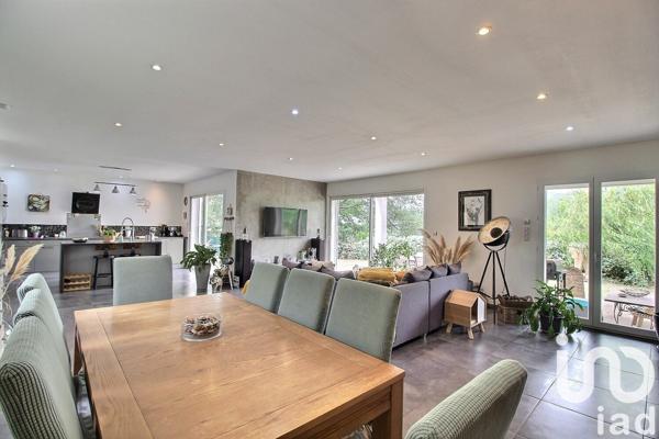 Maison 5 pièces de 138 m² à Évenos (83330)