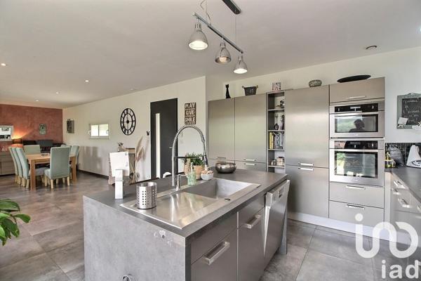 Maison 5 pièces de 138 m² à Évenos (83330)