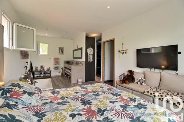 Maison 5 pièces de 138 m² à Évenos (83330)