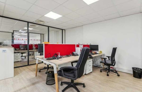 Bureaux à louer à PARIS 75017