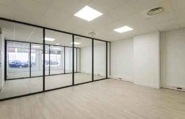 Bureaux à louer à PARIS 75017