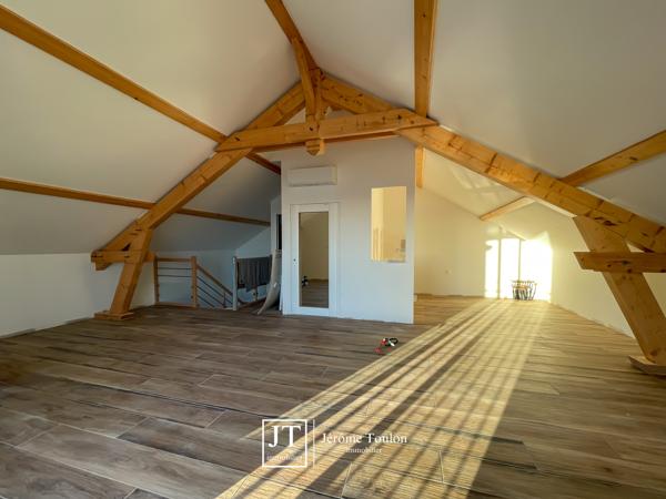 Maison
                                                                                                                                                                                                                                                                                                                        5 pièce(s)                                                                                                                                                                                                          3 chambre(s)                                                                                                                                                                                                          170  m²