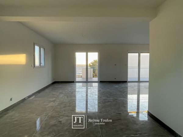 Maison
                                                                                                                                                                                                                                                                                                                        5 pièce(s)                                                                                                                                                                                                          3 chambre(s)                                                                                                                                                                                                          170  m²