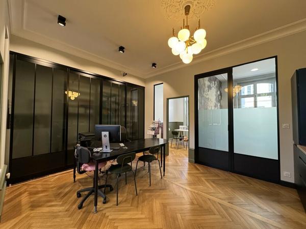 LANGEAIS CENTRE BUREAUX A LOUER 90 M² RENOVES PROCHE CHATEAU