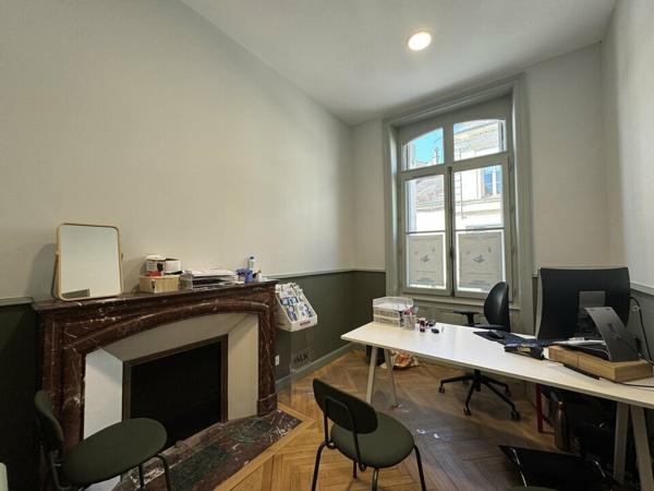 LANGEAIS CENTRE BUREAUX A LOUER 90 M² RENOVES PROCHE CHATEAU