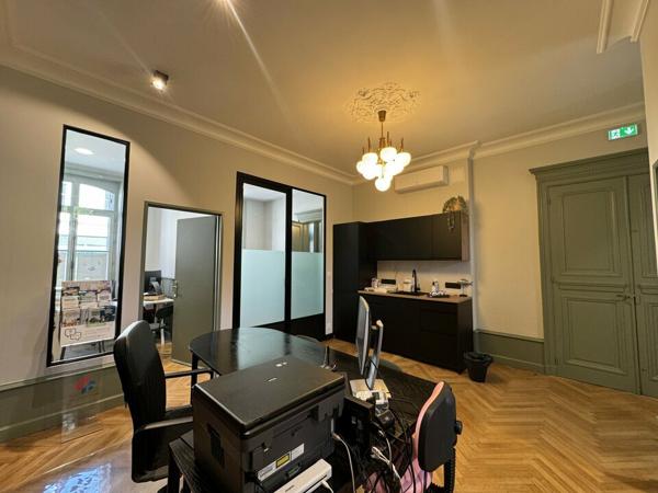 LANGEAIS CENTRE BUREAUX A LOUER 90 M² RENOVES PROCHE CHATEAU