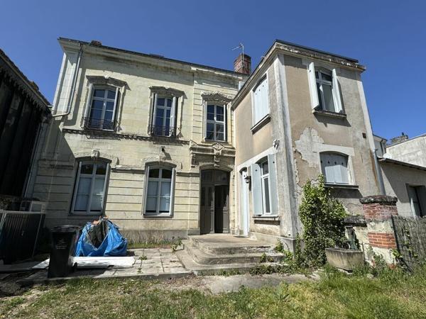 LANGEAIS CENTRE BUREAUX A LOUER 90 M² RENOVES PROCHE CHATEAU