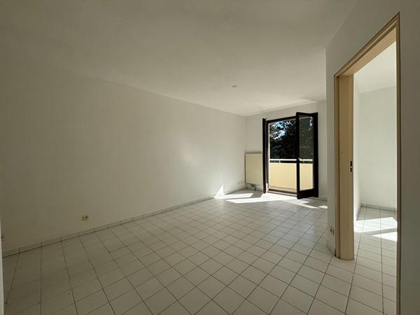 Rare à la vente ! T2 avec balcon et cave proche du centre de La Motte-Servolex