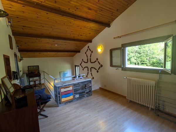 MAISON FAMILIALE PLEIN SUD 4 CHAMBRES AVEC JARDIN 2000 M2- VUE PANORAMIQUE MONTAGNES Ornolac ussat les bains