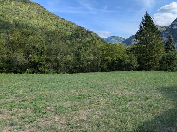 MAISON FAMILIALE PLEIN SUD 4 CHAMBRES AVEC JARDIN 2000 M2- VUE PANORAMIQUE MONTAGNES Ornolac ussat les bains