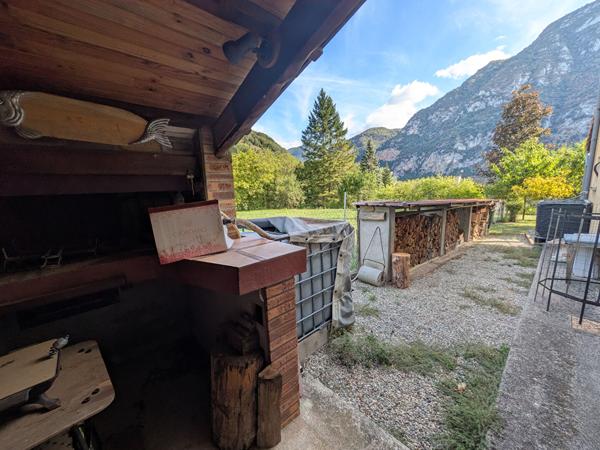 MAISON FAMILIALE PLEIN SUD 4 CHAMBRES AVEC JARDIN 2000 M2- VUE PANORAMIQUE MONTAGNES Ornolac ussat les bains
