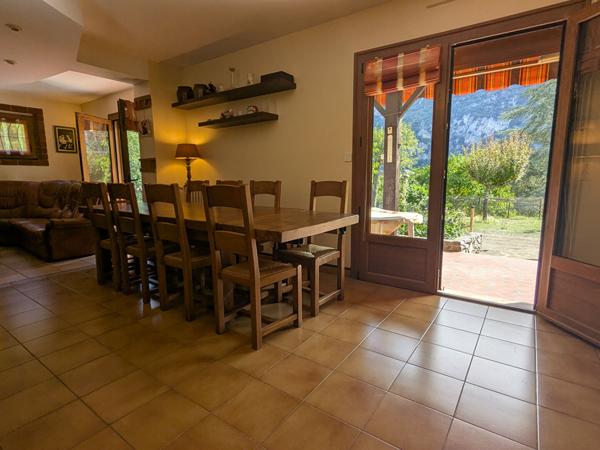 MAISON FAMILIALE PLEIN SUD 4 CHAMBRES AVEC JARDIN 2000 M2- VUE PANORAMIQUE MONTAGNES Ornolac ussat les bains