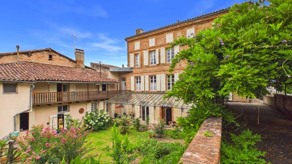 Hôtel particulier au centre de Moissac 82 Moissac
