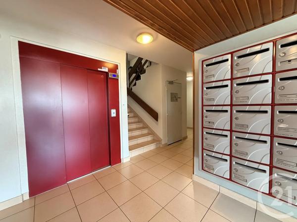 Appartement F3 à vendre  3 pièces - 70 m 2   LINGOLSHEIM  - 67