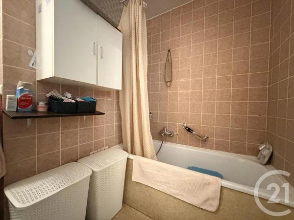 Appartement F3 à vendre  3 pièces - 70 m 2   LINGOLSHEIM  - 67