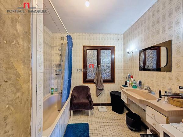 Maison de 161 m² sur terrain de 2 112 m² avec piscine – Saint-Yzan-de-Soudiac