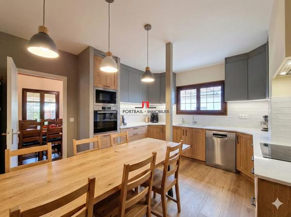 Maison de 161 m² sur terrain de 2 112 m² avec piscine – Saint-Yzan-de-Soudiac