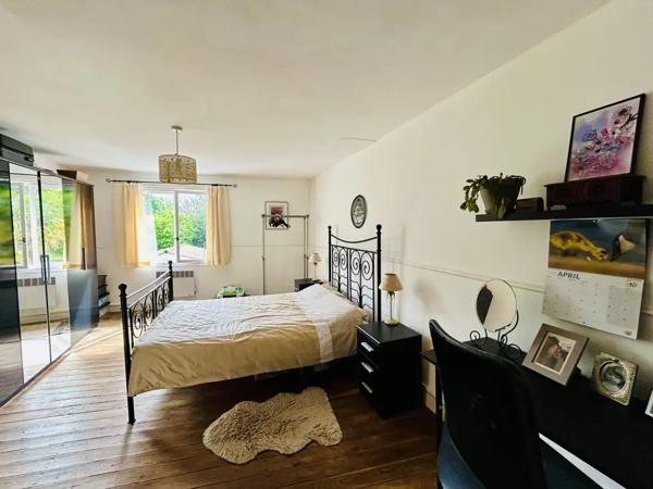 Propriété de Caractère avec Gîte, 6 chambres et Grange à Rén